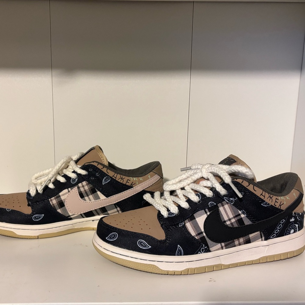 Nike SB Dunk Low Travis Scott